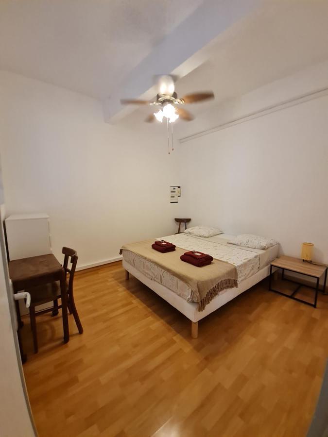 Charming Authentic In Location Apartment *